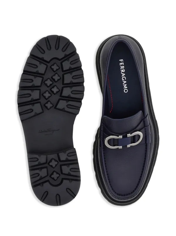 ローファー・オックスフォード FERRAGAMO GANCINI LEATHER LOAFERS Ferragamo Gancini-plaque Leather Loafers | Blue | FARFETCH