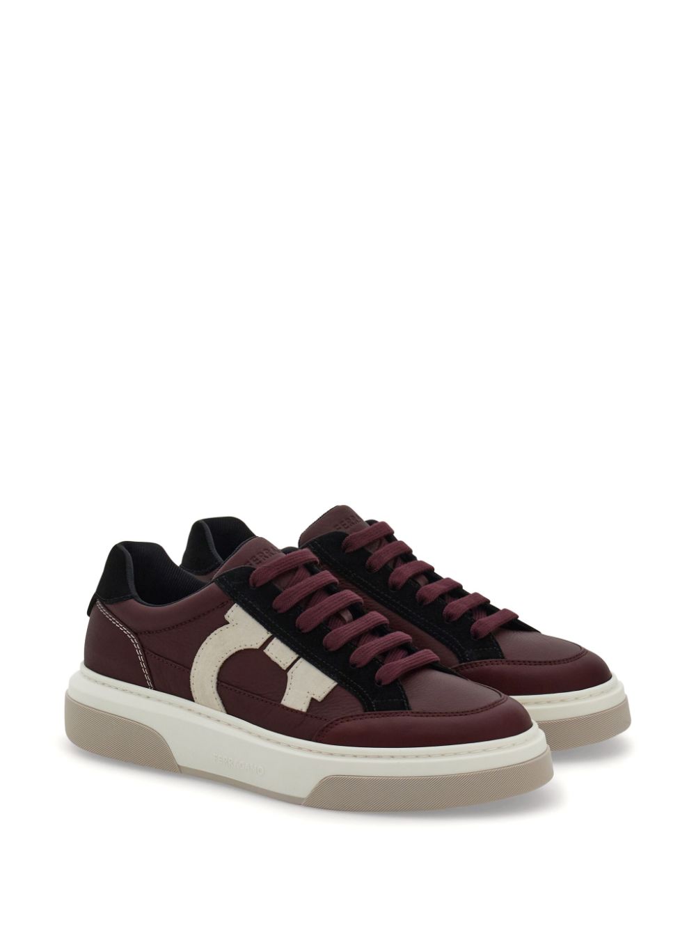 Ferragamo Gancini-appliqué sneakers - Rood