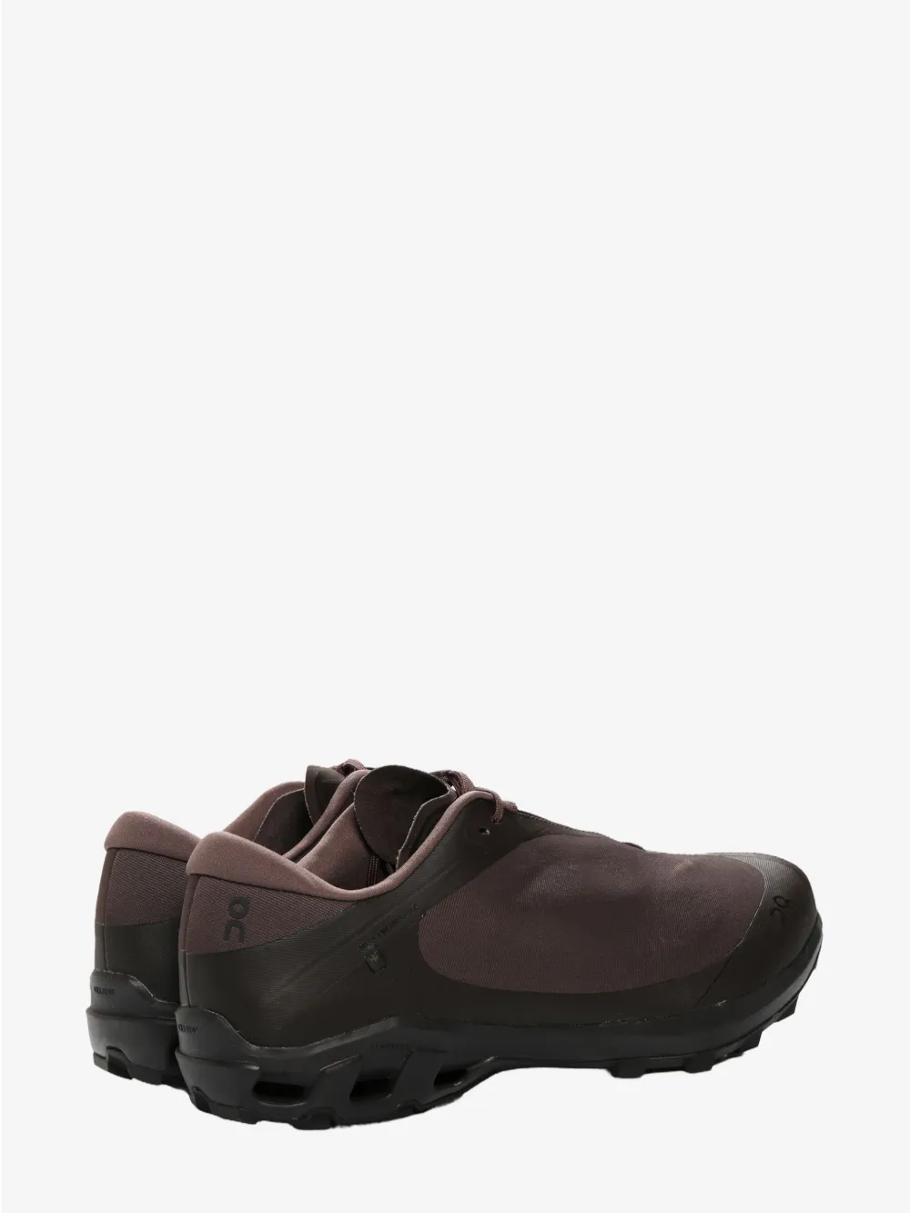 on cloudventure trail sneakers