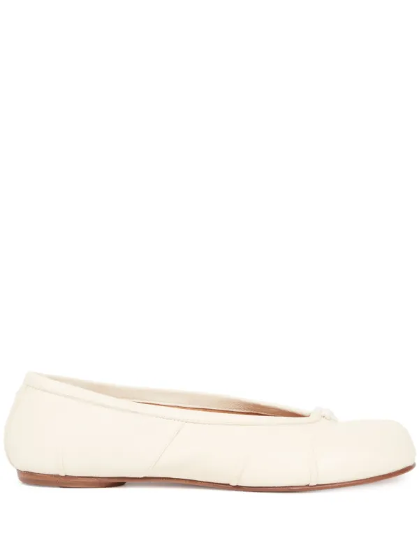 Maison Margiela Tabi Leather Ballerina Shoes | White | FARFETCH