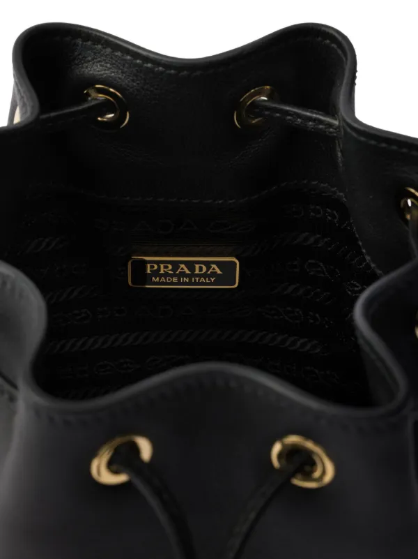 【関税＆送料込み】Prada Small Leather Bucket Bag Prada Mini Leather Bucket Bag | Black | FARFETCH PL