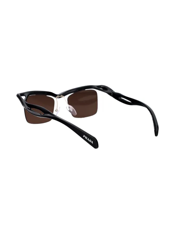 Prada Eyewear スクエアフレーム サングラス | ブラック | FARFETCH JP