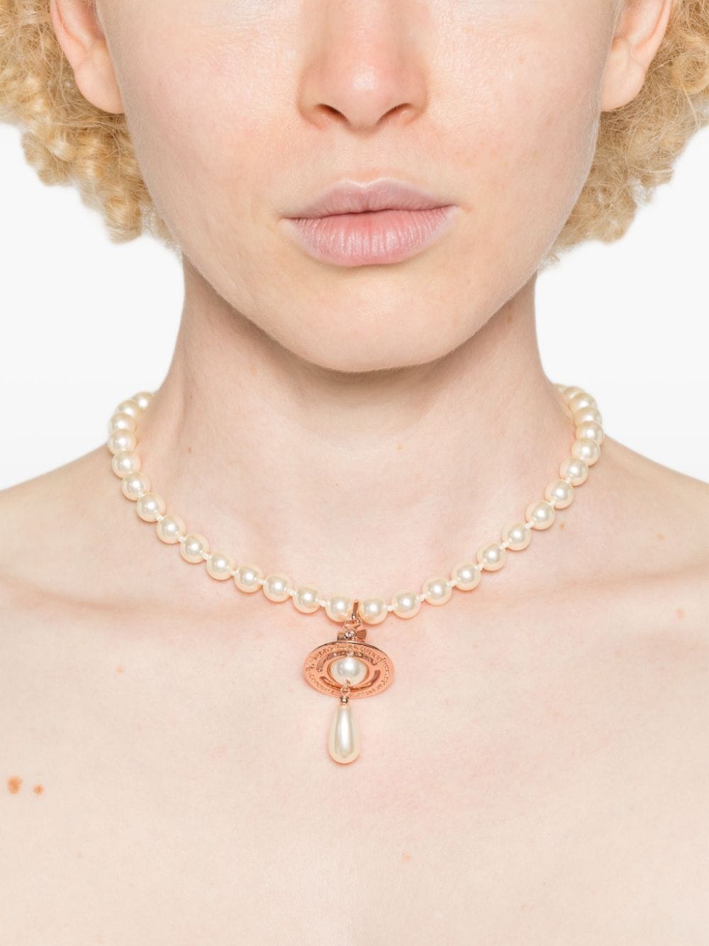 Shop Vivienne Westwood One Row Necklace In Weiss