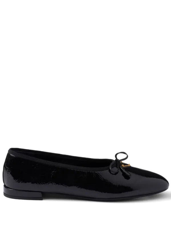 Prada レザー フラットシューズ | ブラック | FARFETCH JP