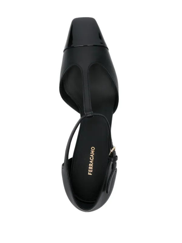 Ferragamo Tストラップ サンダル | ブラック | FARFETCH JP
