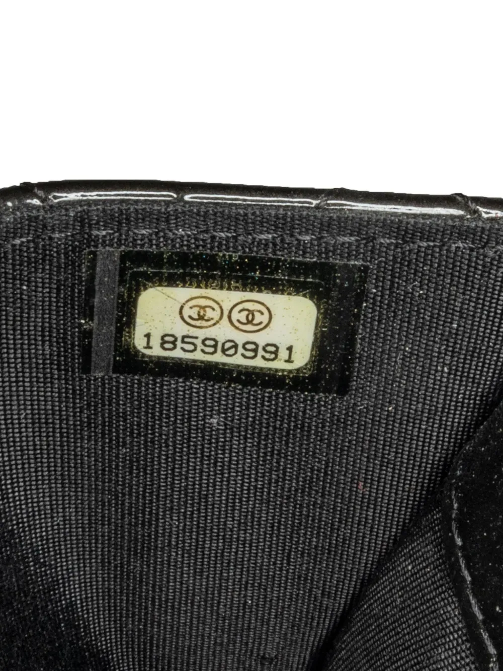 CHANEL PreOwned 20132014 Quilted Patent Brilliant Wallet On Chain