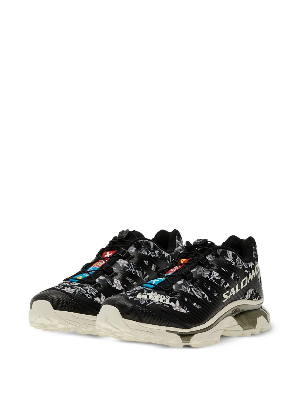 Salomon Advanced XT-4 Needlepoint sneakers met bloemenprint Zwart