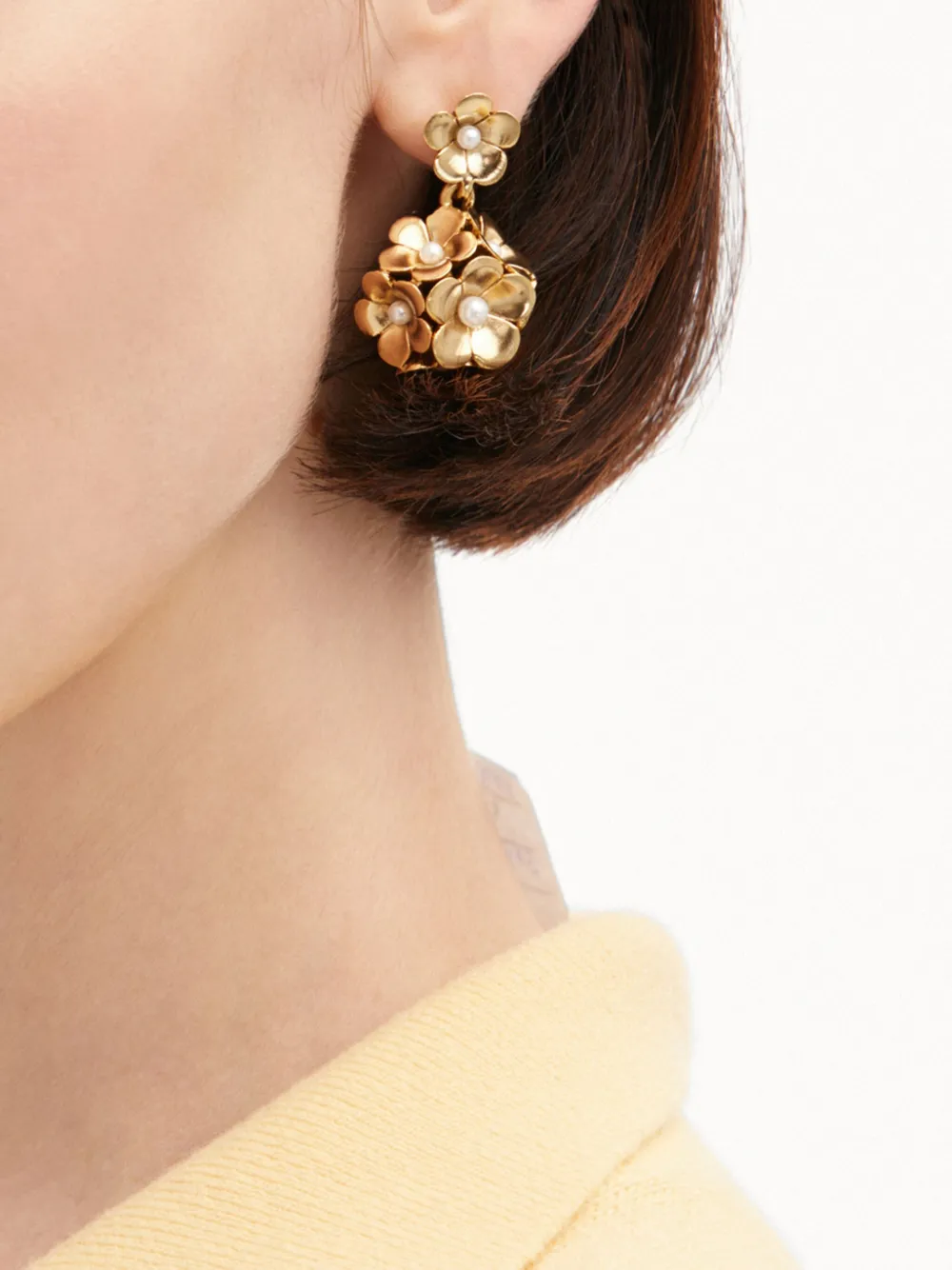 Oscar De La Renta Enamel Floral Drop Earrings In Gold