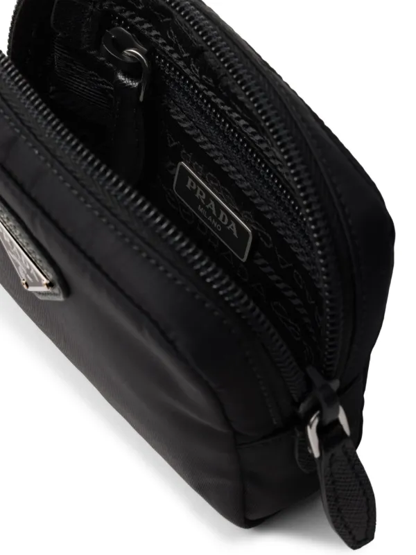 Prada  トライアングルロゴ コスメポーチ Prada トライアングルロゴ コスメポーチ | ブラック | FARFETCH JP