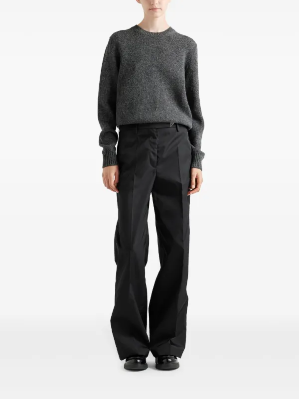 【PRADA】トライアングルロゴ ストレートレッグ トラウザーズ Prada トライアングルロゴ ストレートパンツ | ブラック