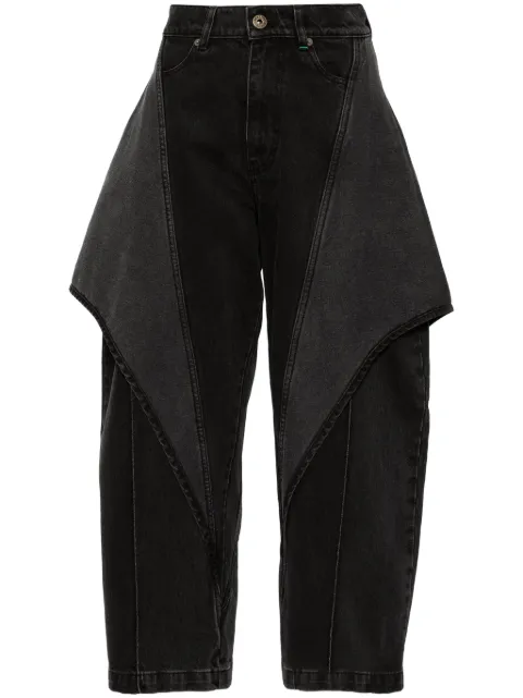 JW Anderson jeans capri con diseño escultural