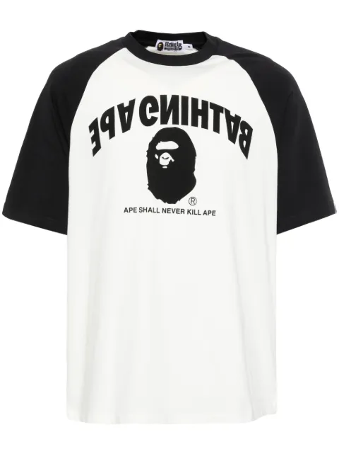 A BATHING APE® playera College