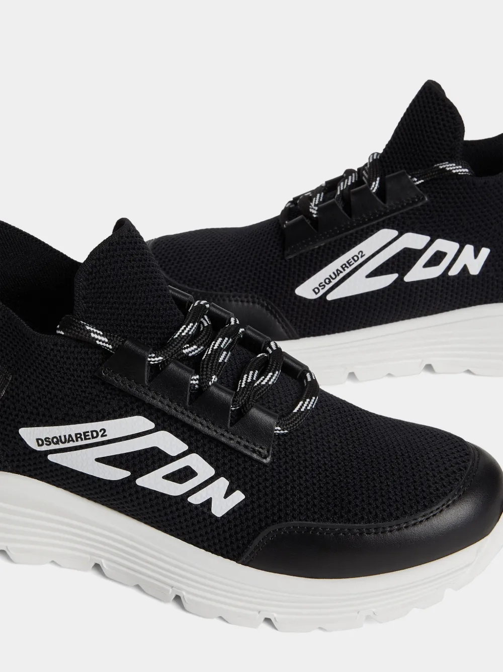 Dsquared2 Icon Sneakers In ブラック