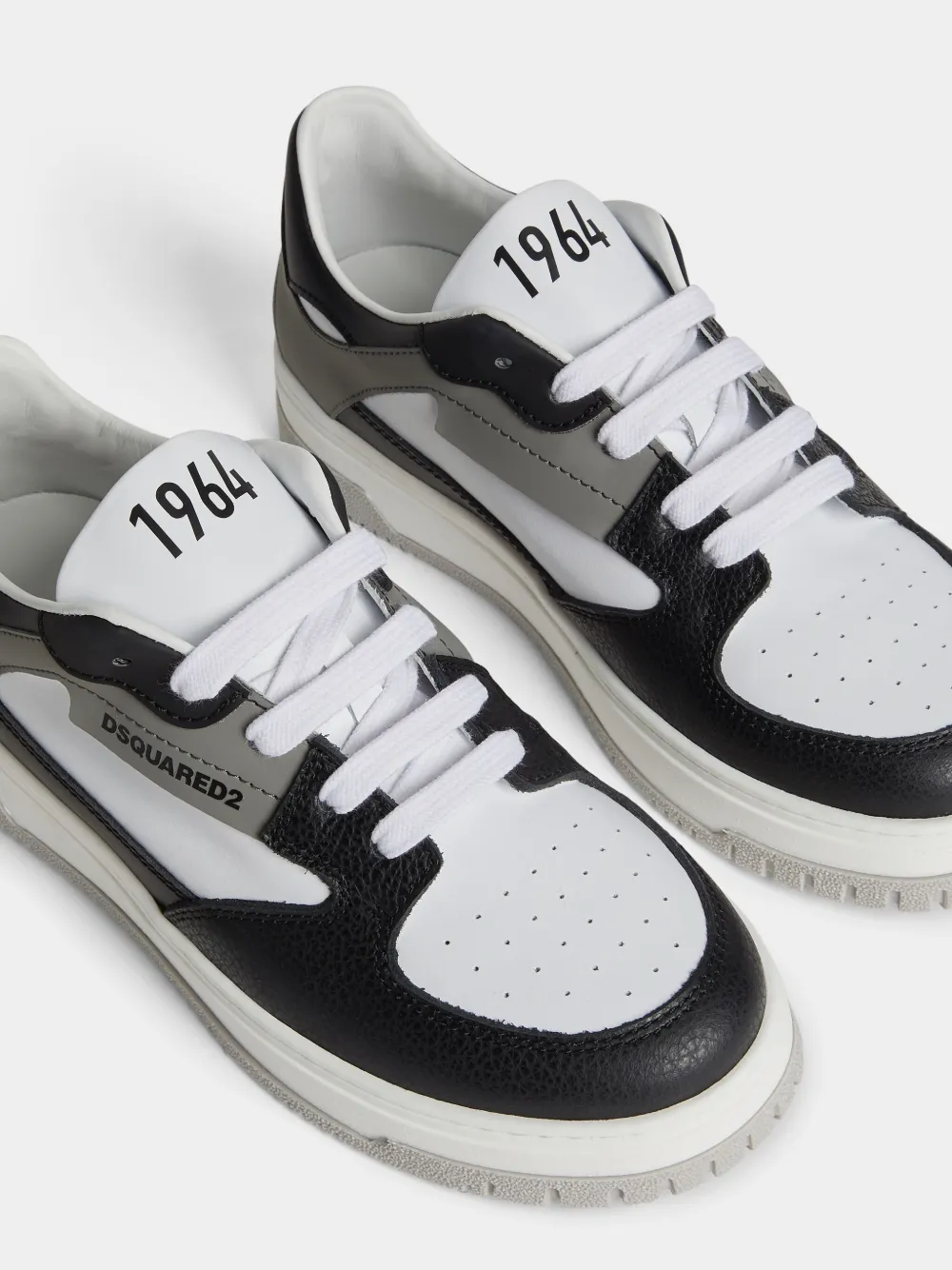 Dsquared2 Logo-print Sneakers In White