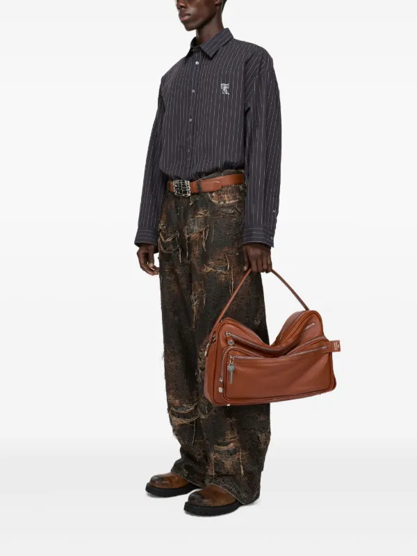 SNSで話題【Acne studio】ショルダーバックCAMERO（ブラウン） Acne Studios Camero ショルダーバッグ M | ブラウン | FARFETCH JP