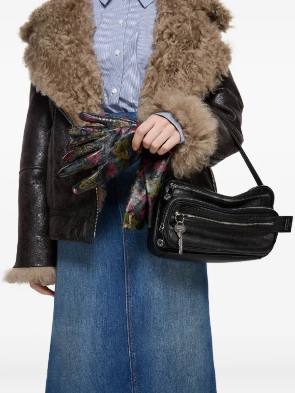 バッグ AcneStudiosCAMERO SMALL SHOULDER BAG Acne Studios Small Camero Shoulder Bag | Black | FARFETCH