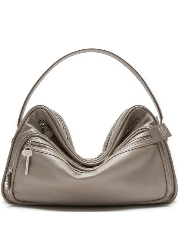 SNSで話題【Acne studio】ショルダーバックCAMERO（ブラウン） Acne Studios Camero ショルダーバッグ | ブラウン | FARFETCH JP