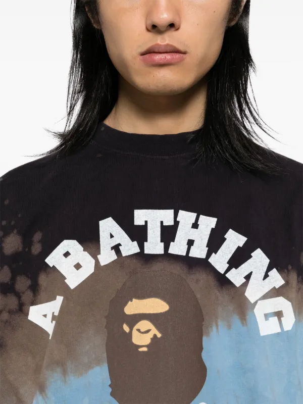 A BATHING APE® ガーメントダイ カレッジ Tシャツ | パープル