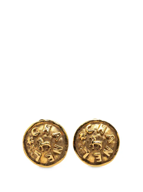 CHANEL Pre-Owned 1980-1990 Gold Plated Logo Clip On costume earrings