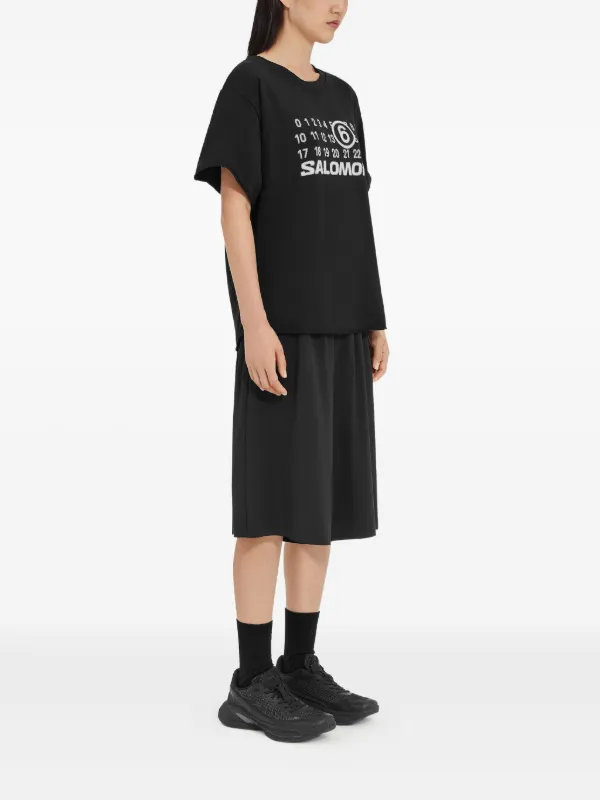 MM6 Maison Margiela X Salomon x Salomon ロゴ Tシャツ | ブラック