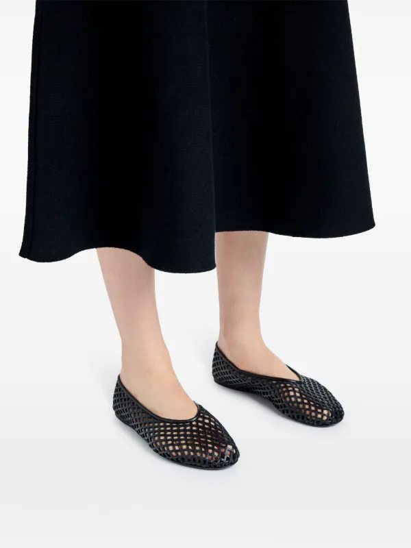 Proenza Schouler ブラック フラットシューズ Proenza Schouler Tee Perforated Ballerina Shoes | Black | FARFETCH