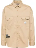 izzue logo patched shirt - Neutrals