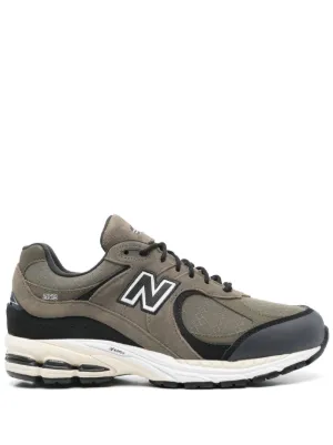 New Balance 2002R スエードスニーカー | ブラック | FARFETCH JP