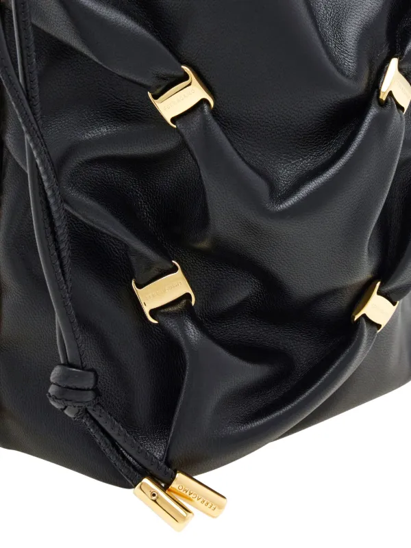 【FERRAGAMO】関税込☆バケットバッグ レザー ブラック Ferragamo レザー バケットバッグ | ブラック | FARFETCH JP