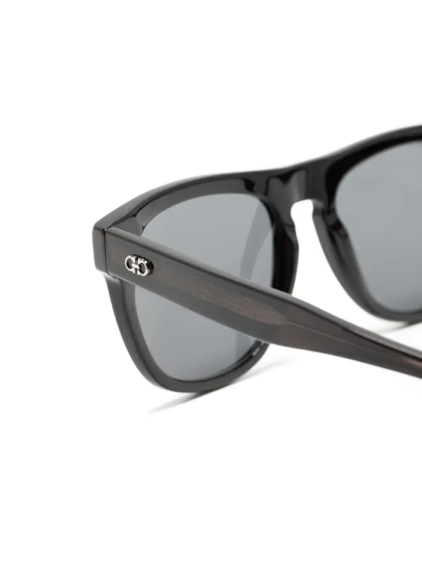 Salvatore Ferragamo スクエア サングラス Ferragamo Eyewear スクエアフレーム サングラス | ブラック | FARFETCH JP