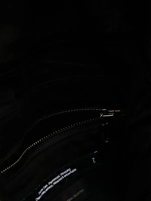 Julius ガスマスク バッグ | ブラック | FARFETCH JP Julius ガスマスク バッグ | ブラック | FARFETCH JP