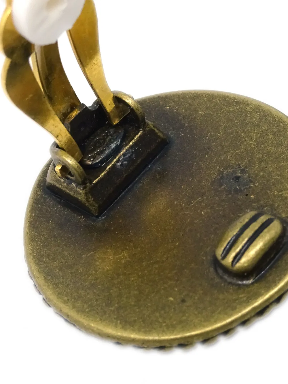 Pre-owned Chanel 2000 Cc-button Clip-on Earrings In Black