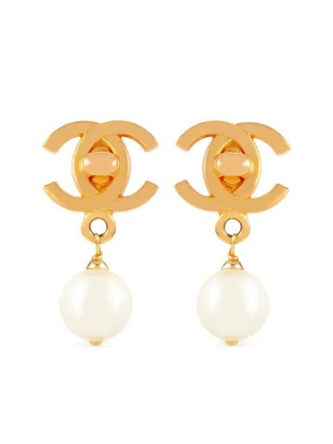 CHANEL Pre-Owned aretes de clip con logo CC 1996