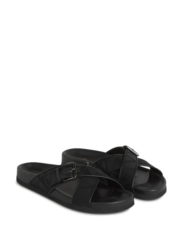 Valentino Garavani Fussfriend サンダル | ブラック | FARFETCH JP