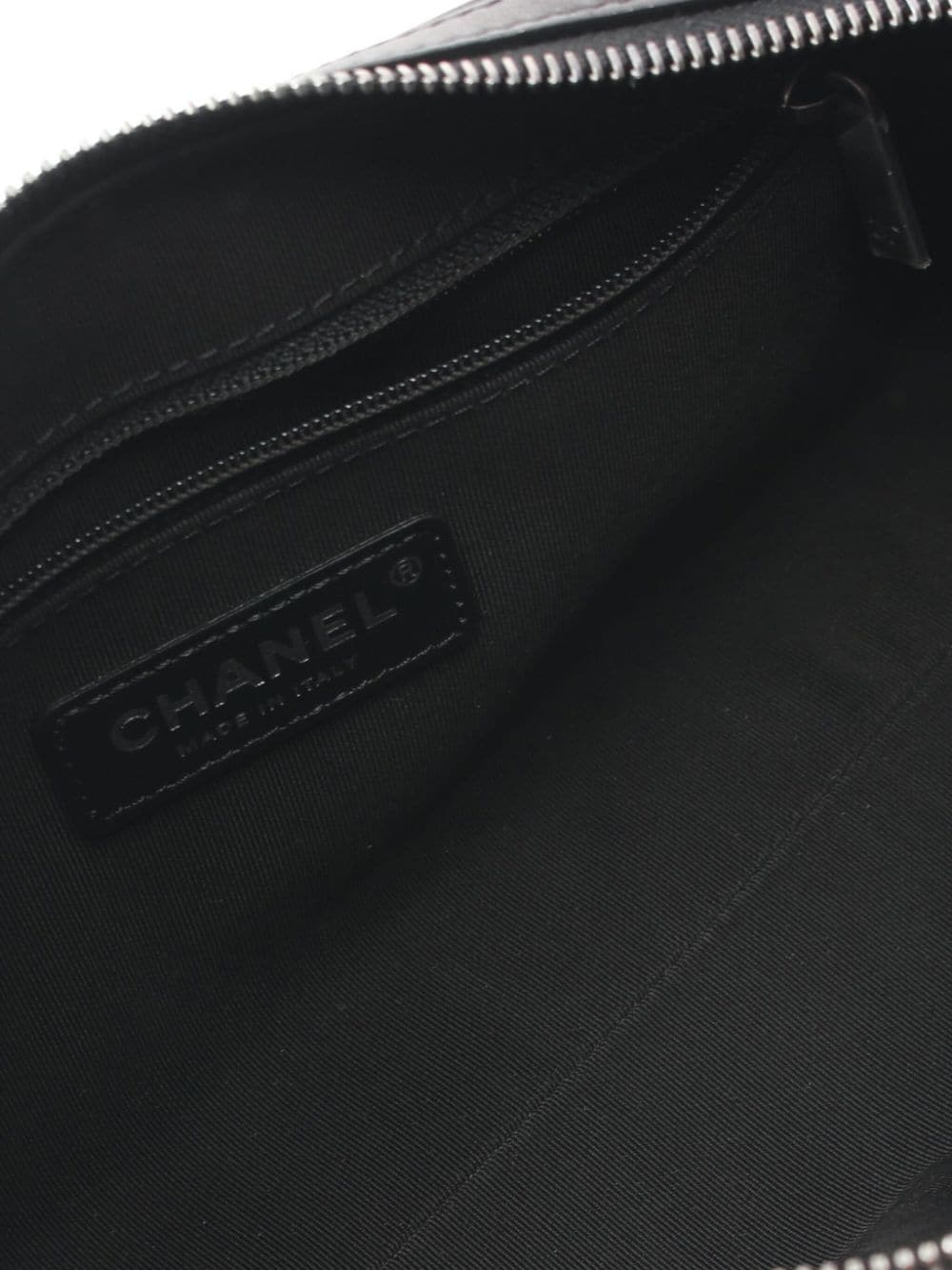 Pre-owned Chanel 2019 Logo-chain Shoulder Bag In ブラック