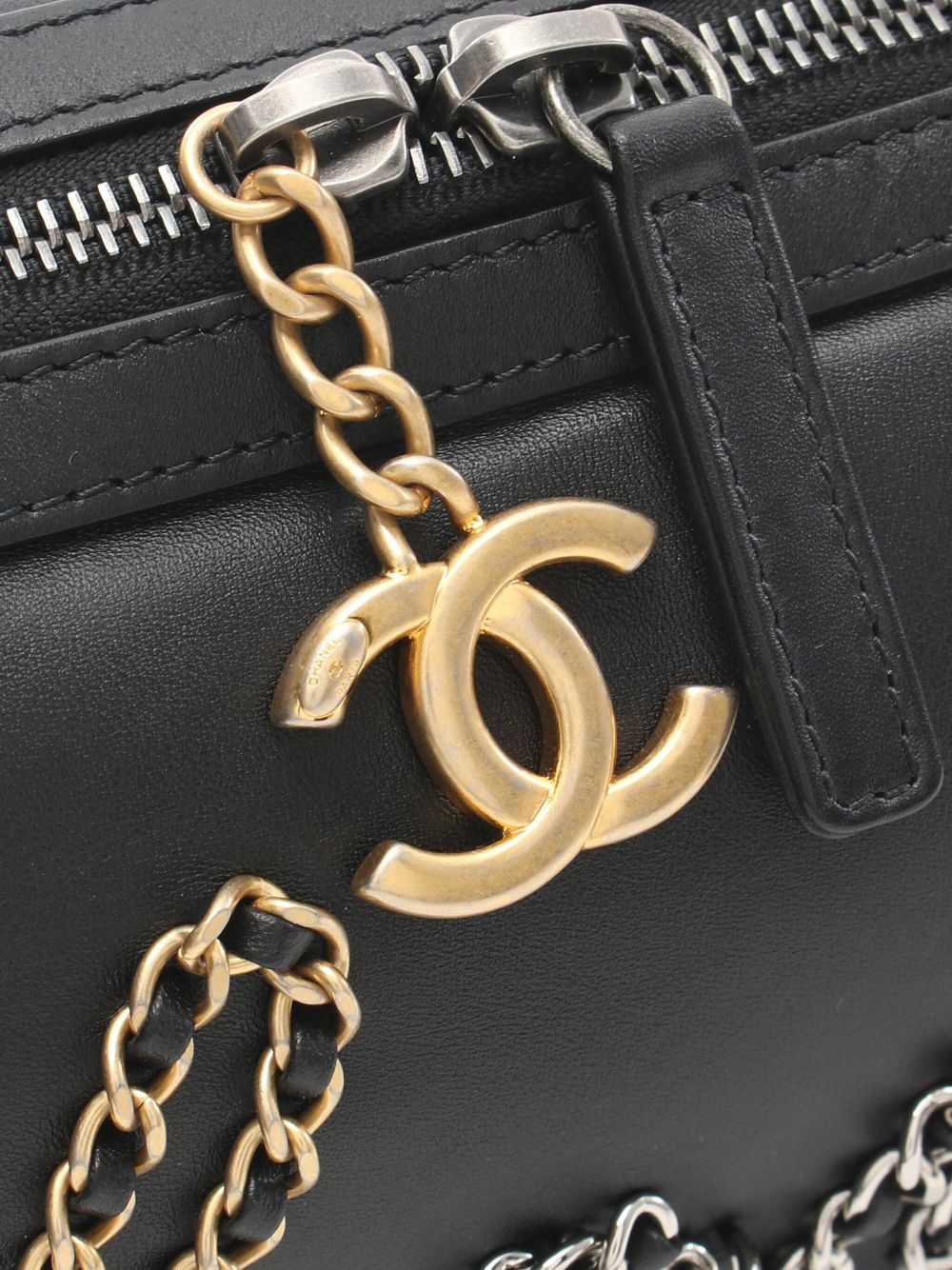 Affordable HOT SALE CHANEL 2019 logo-chain shoulder bag Women