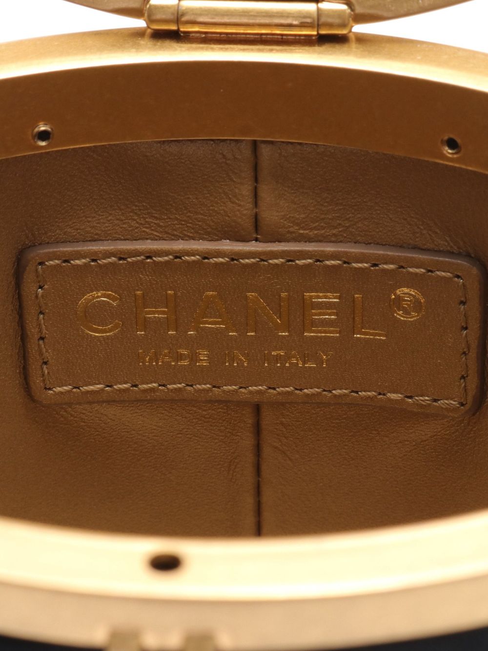 CHANEL 2021 Crown Box shoulder bag Women