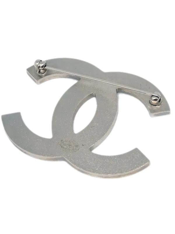 CHANEL Pre Owned 2016 CC Brooch Silver FARFETCH UK