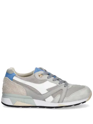 Diadora