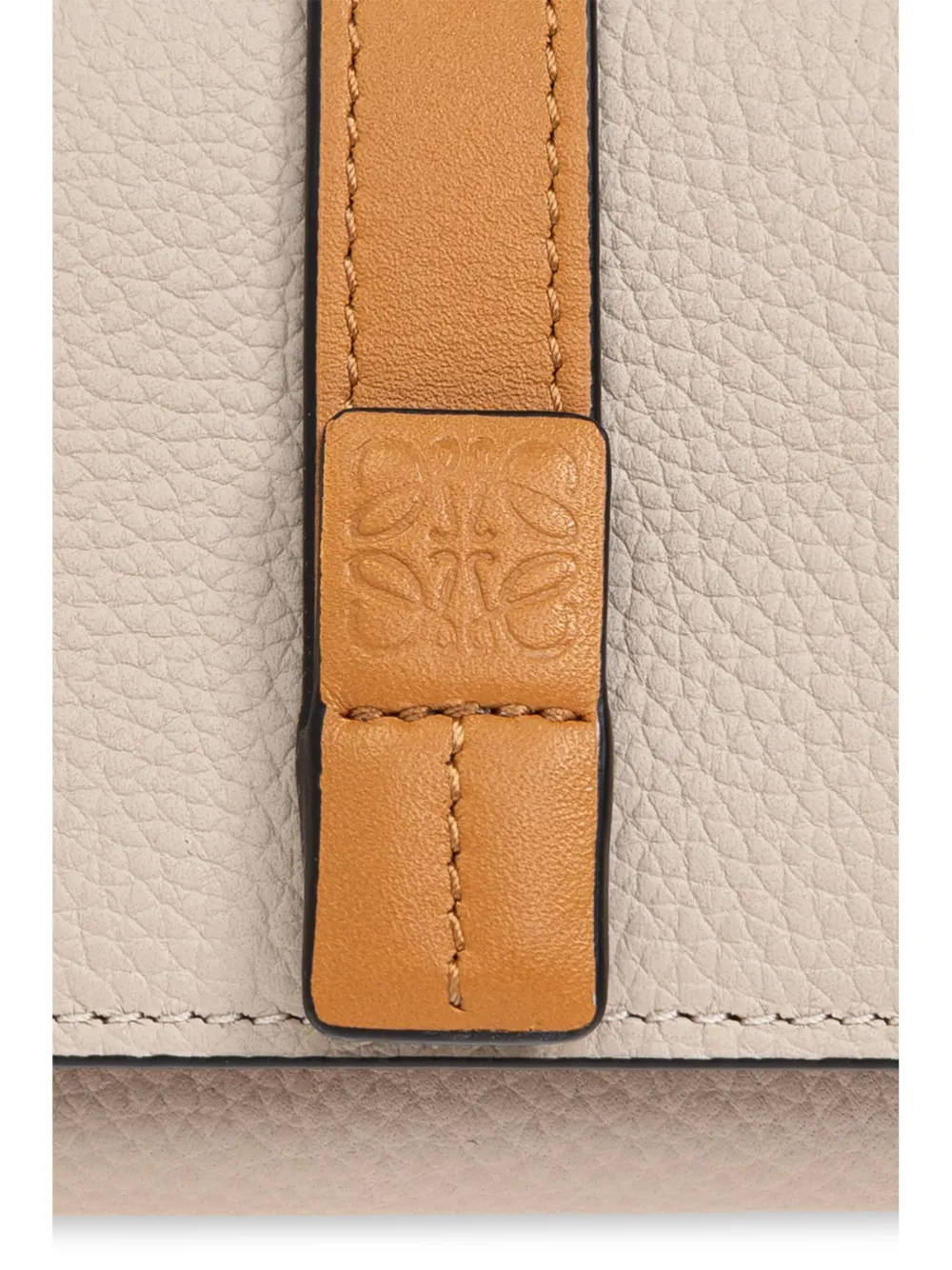 LOEWE Leren portemonnee met logo-reliëf Beige