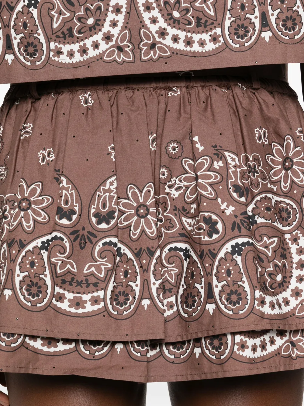 Maje Shorts met bandanaprint Bruin