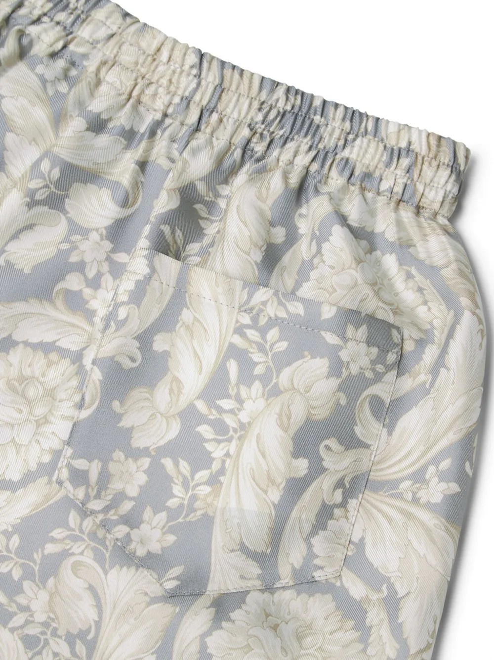 Versace Kids Zijden bermuda shorts met Barocco-print Grijs