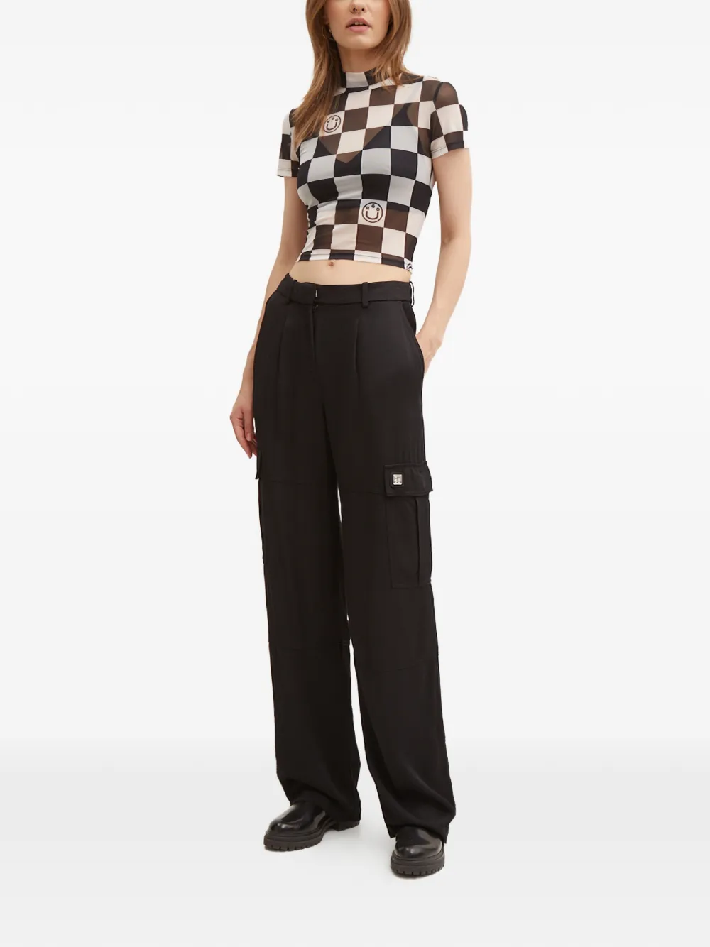 Hugo Boss Logo-appliqué Cargo Pants In Black