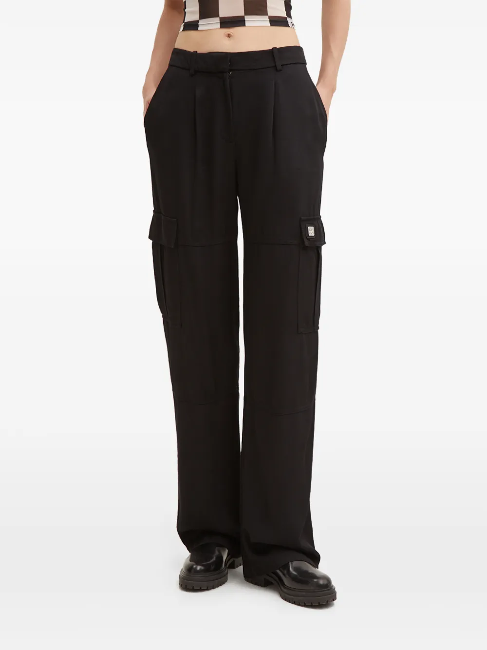 Hugo Boss Logo-appliqué Cargo Pants In Black