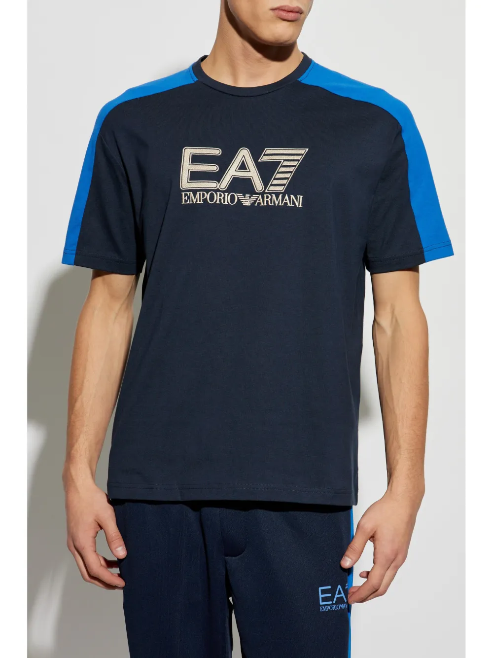 Ea7 Emporio Armani T-shirt met geborduurd logo Blauw