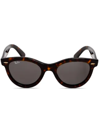 Ray-Ban