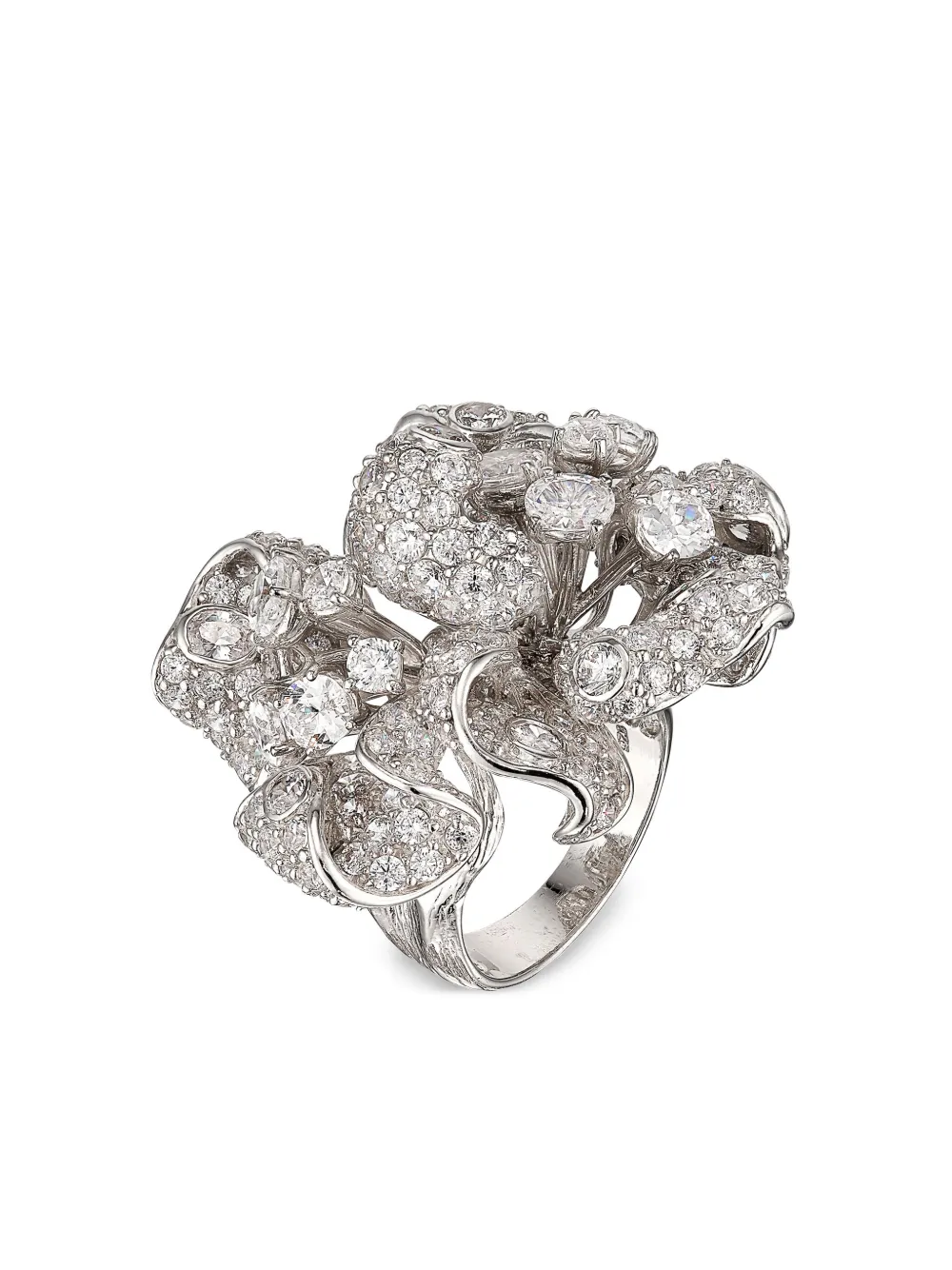 18kt white gold Magnolia diamond ring