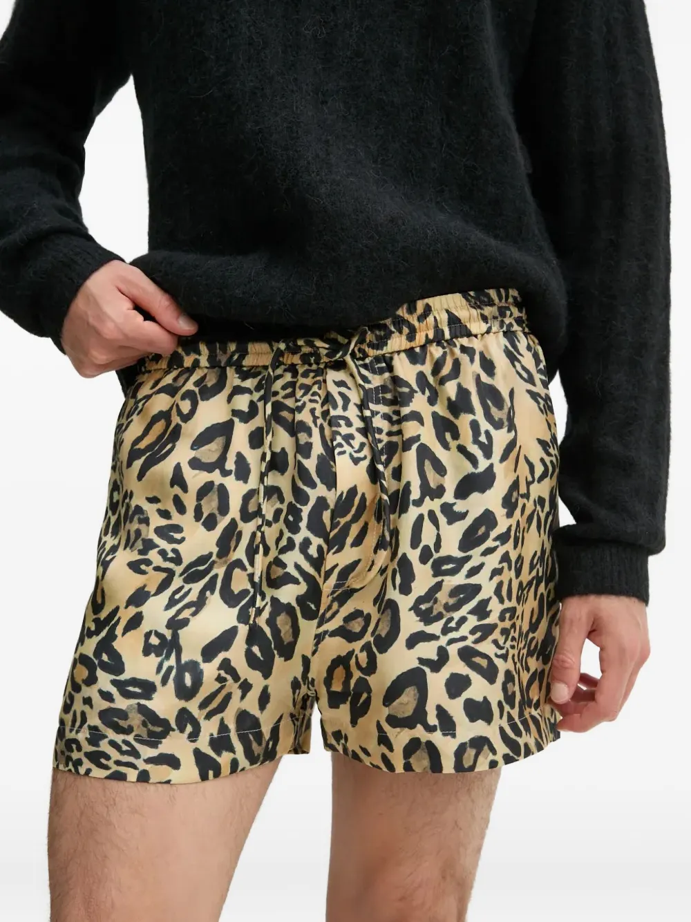 Nanushka Zijden shorts met luipaardprint Beige