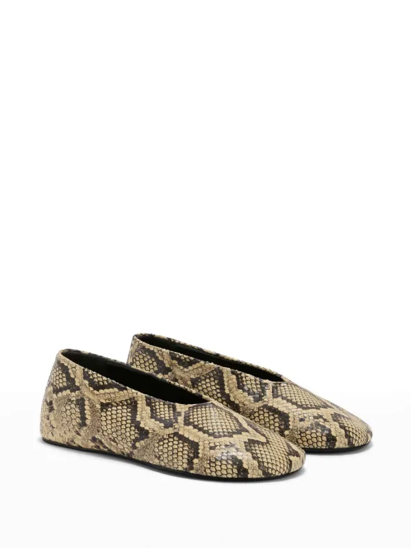 【送料関税込】Jil Sander Ballerina with Large Buckle Jil Sander Cannolo Buckle Ballerina Flat in Red | FWRD