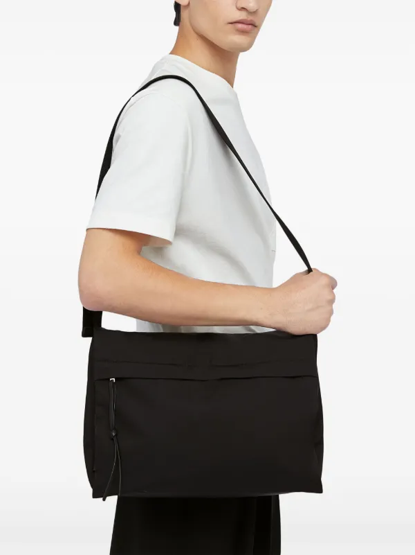 【Jil Sander】エンボスメッセンジャーバッグ JIL SANDER (ジル・サンダー) エンボスロゴ ストラップ クロス