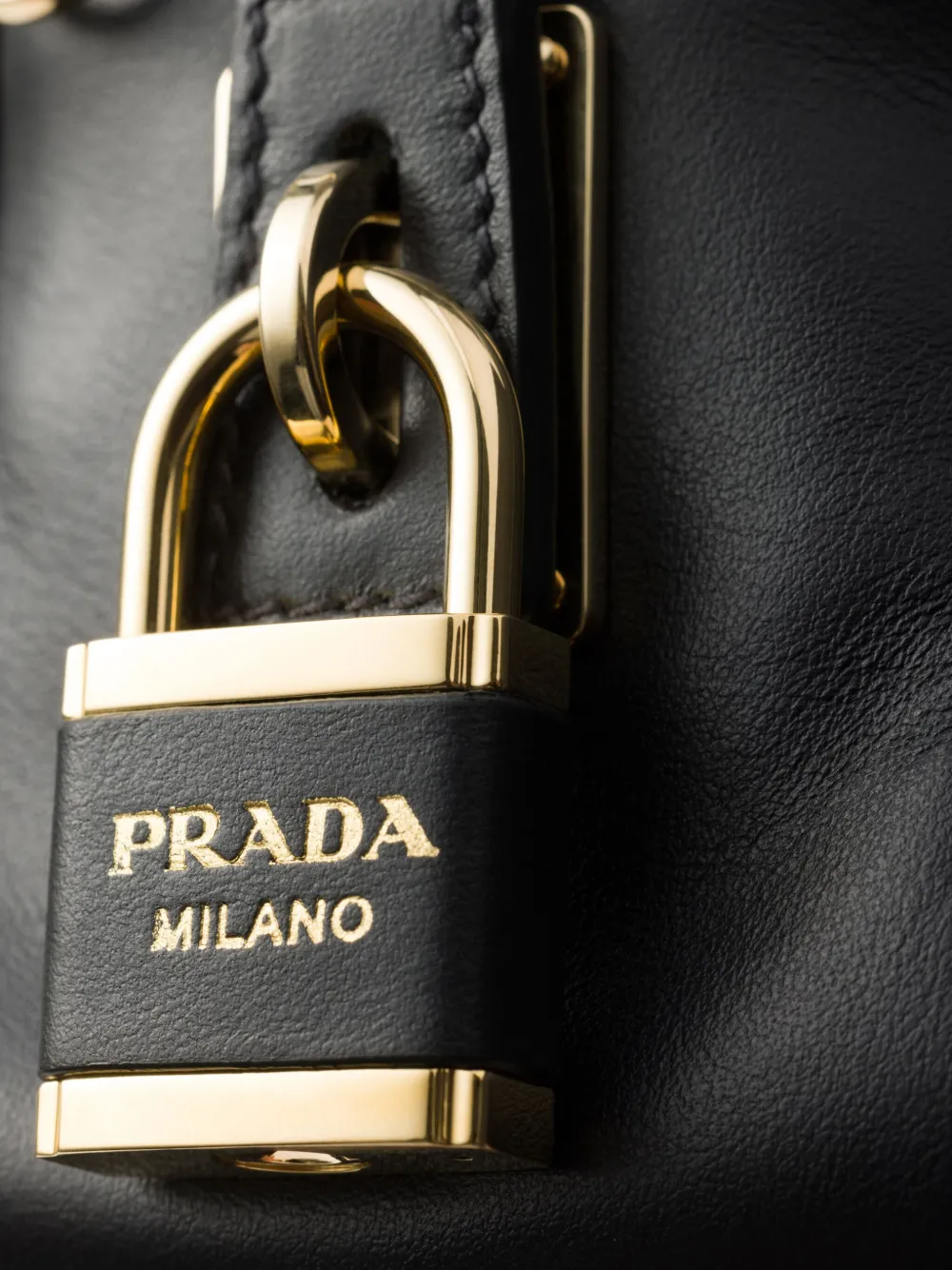 Prada Re-Nylon en leren kleine shopper Zwart